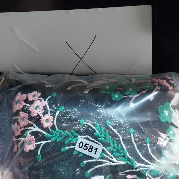 Anthropologie Pilcro Jeans 27 Boho Embroidered Ruffle Hem Floral Denim - Picture 16 of 16